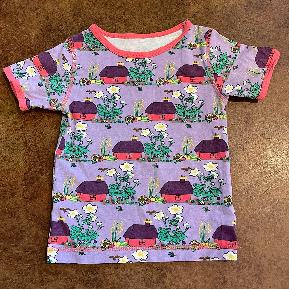 Snoozy 3-Year Lavender Cottage T-Shirt EUC